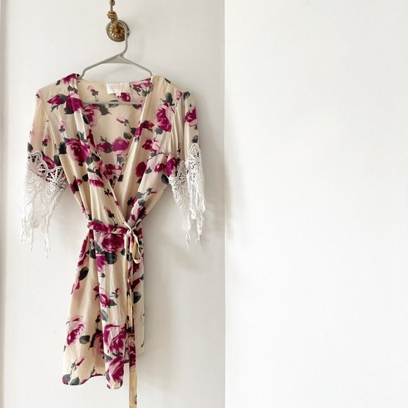 • Stone Cold Fox Rose Robe •